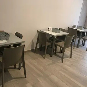 Ca Risorta Stanze , Sona Itálie