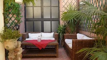Relais Fontana Di Trevi Hotel Rome 3*,