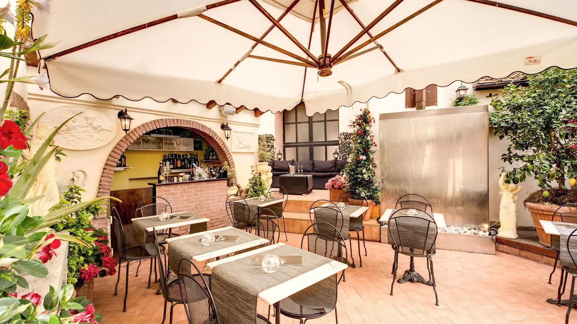 ***  Relais Fontana Di Trevi Hotel Rome Italy