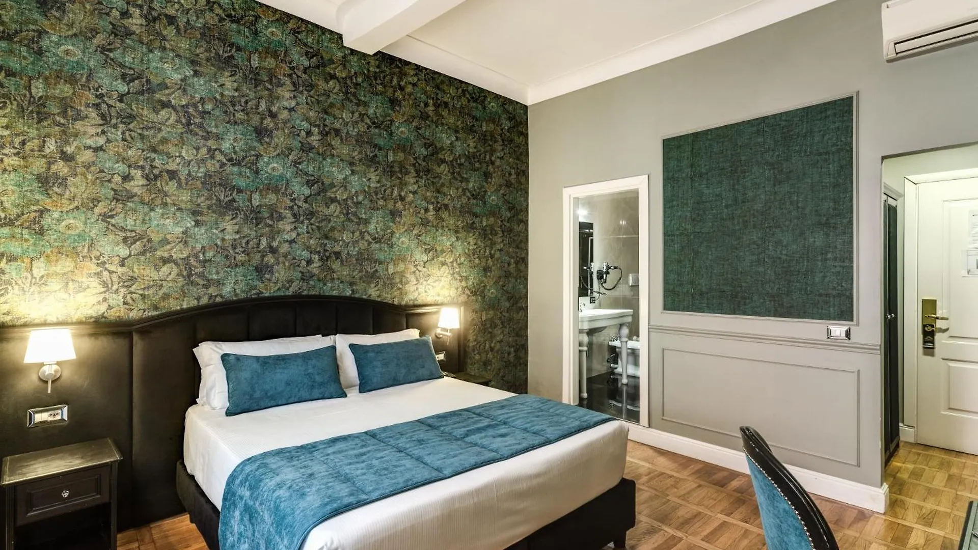 Relais Fontana Di Trevi Hotel Rome 3*,  Italy